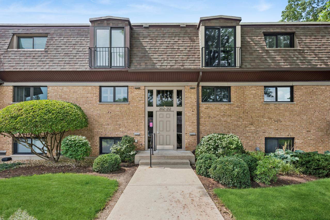 202 Kenston Ct., Geneva, IL 60134