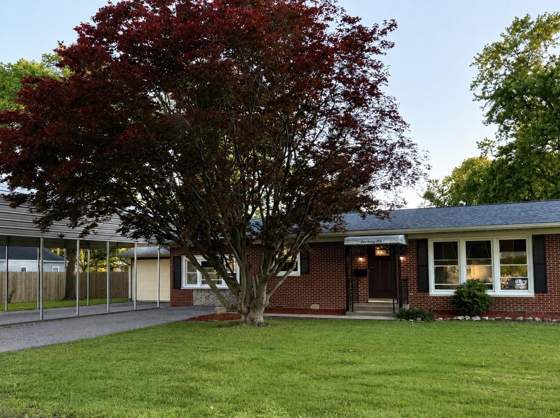 425 N Summers St., Duquoin, IL 62832