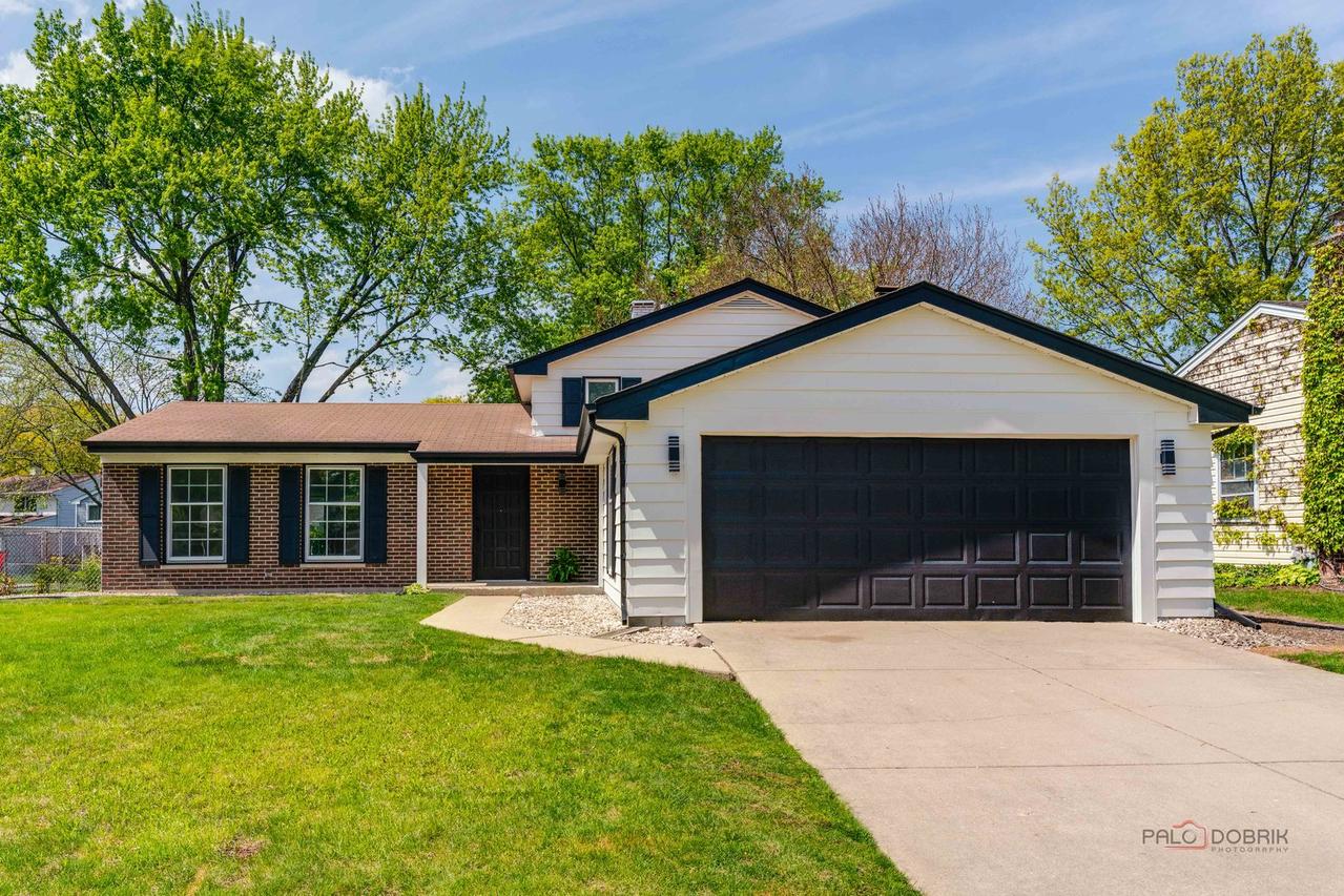 812 Lehigh Ln., Buffalo Grove, IL 60089