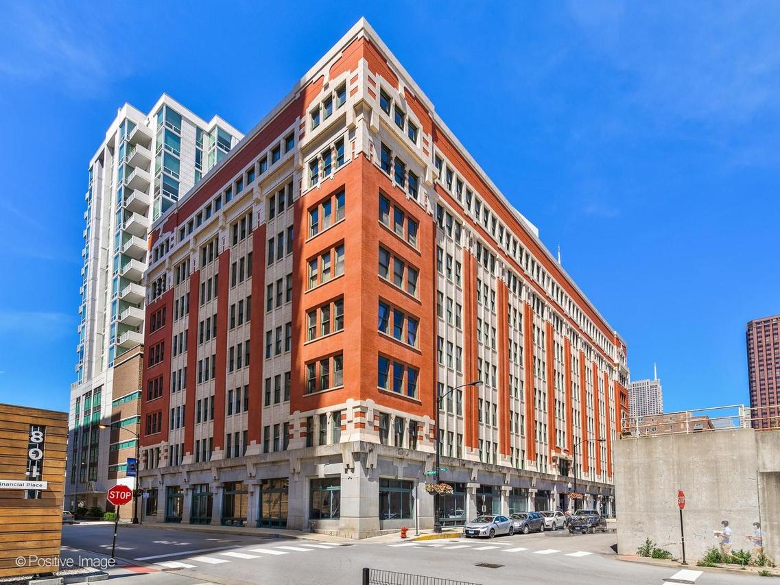 732 S Financial Pl. #411, Chicago, IL 60605