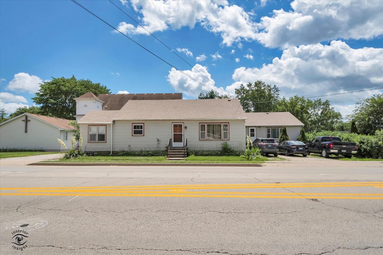 219, 219 1/2 W. Main St., Braidwood, IL 60408