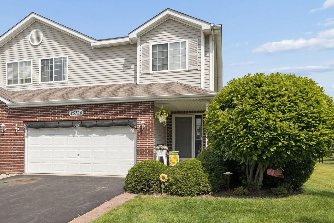 25724 S Red Stable Ln., Channahon, IL 60410