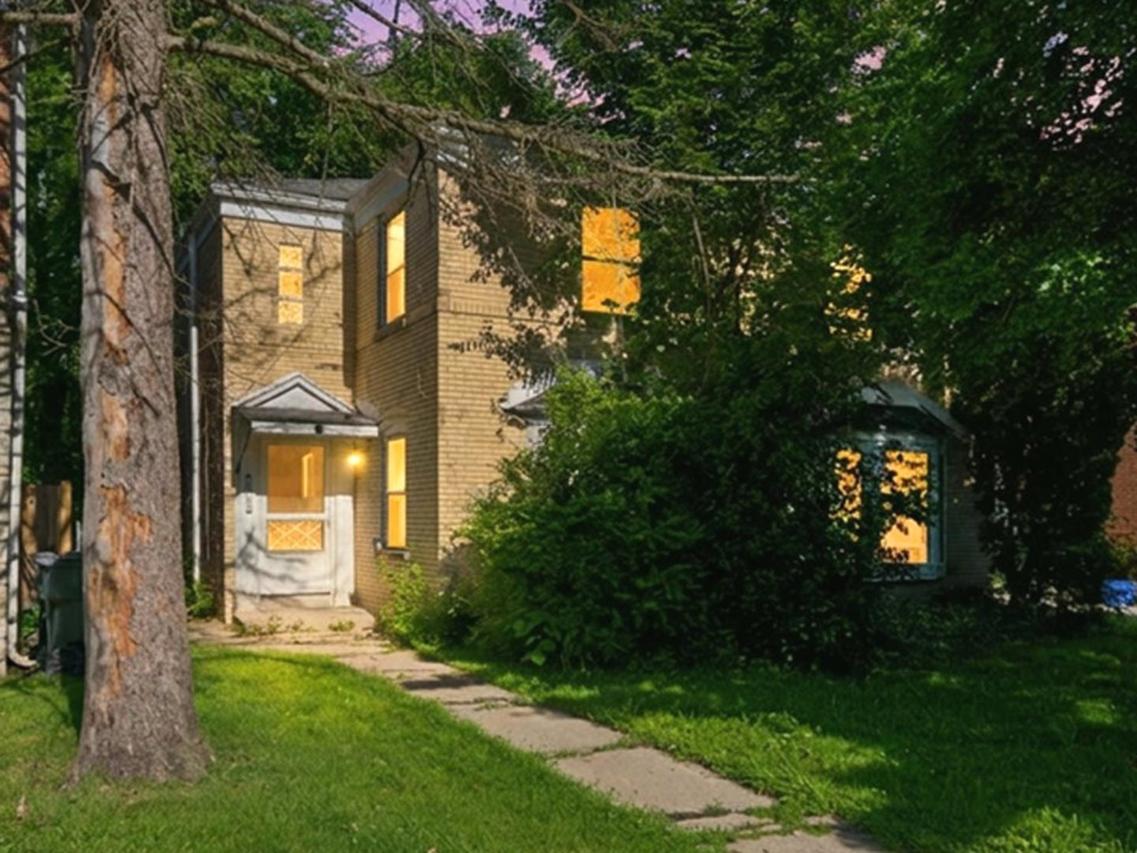 6434 N Kimball Ave., Lincolnwood, IL 60712