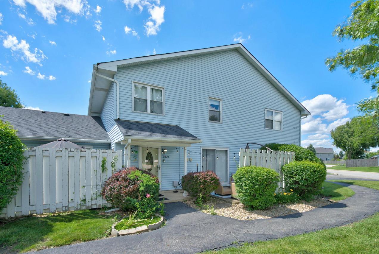 2303 Aster Dr., Crest Hill, IL 60403