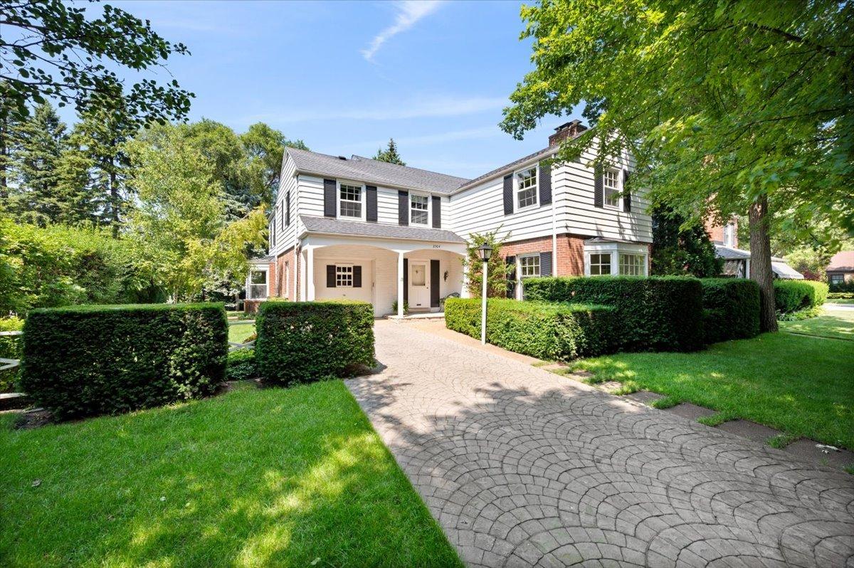 2304 Elmwood Ave., Wilmette, IL 60091