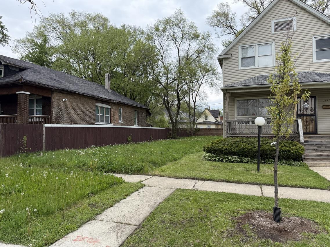 11815 S Emerald Ave., Chicago, IL 60628