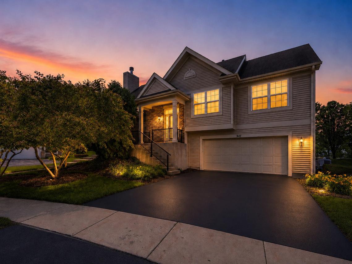 941 Emerald Dr., Pingree Grove, IL 60140