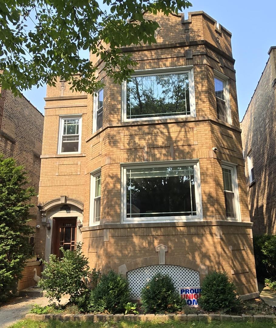 5910 N Campbell Ave., Chicago, IL 60659