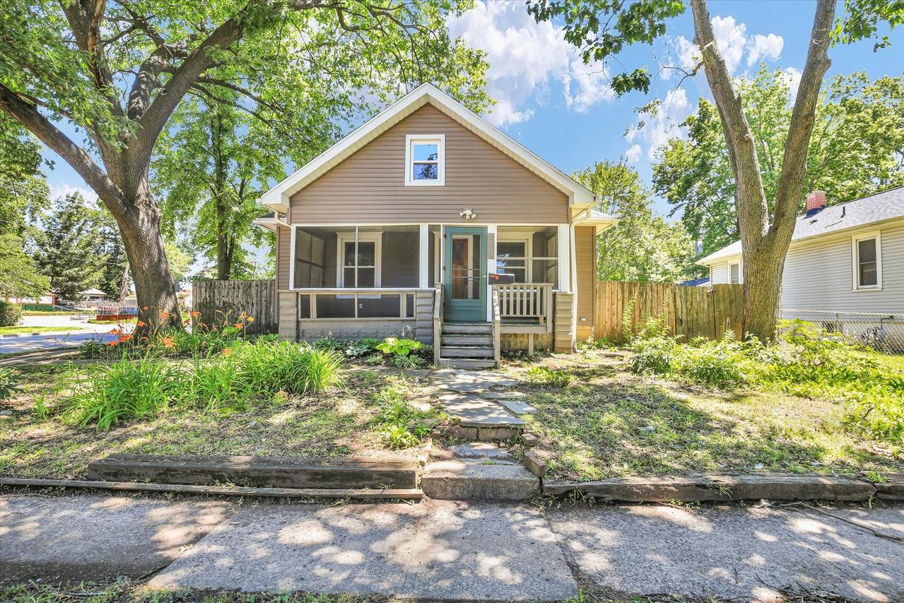 810 N Busey Ave., Urbana, IL 61801
