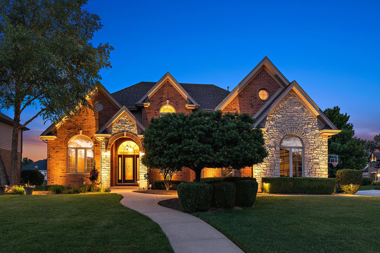 19961 Golden Oak Ln., Mokena, IL 60448