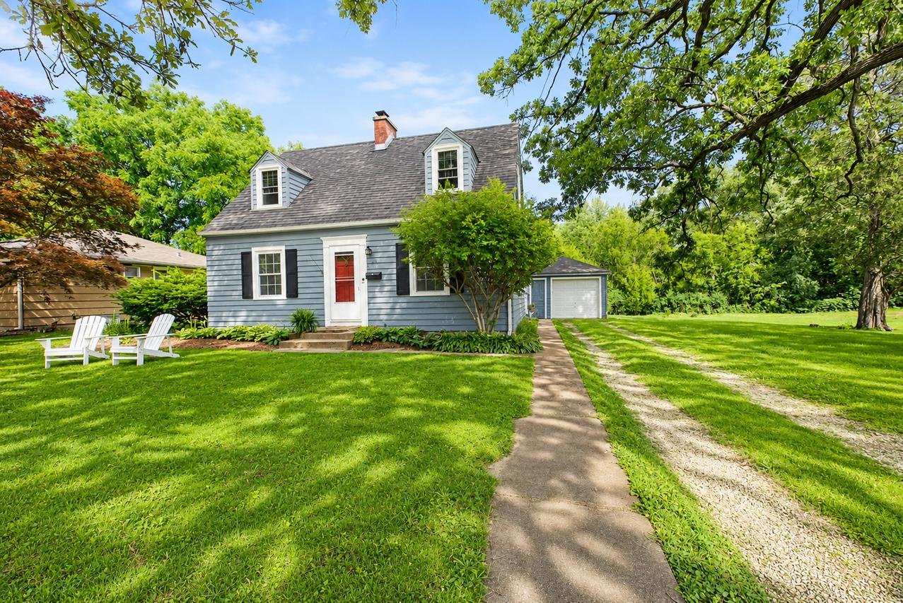105 S Seymour Ave., Grayslake, IL 60030