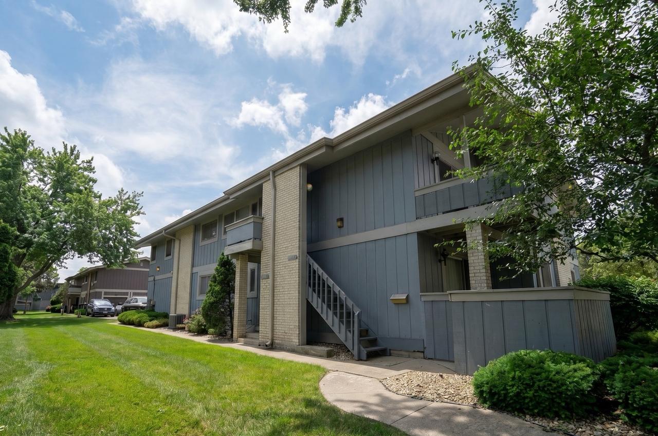 20125 Woodale St., Lynwood, IL 60411