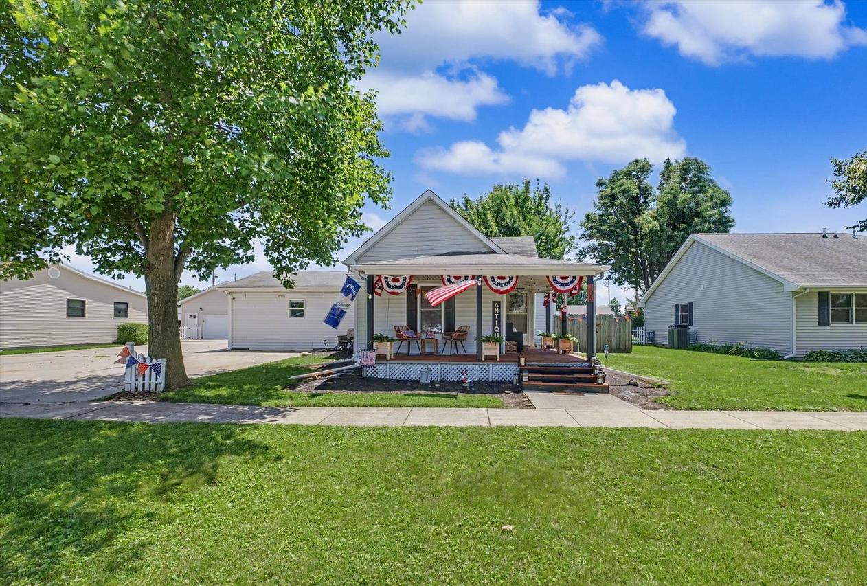 206 W Main St., Ogden, IL 61859