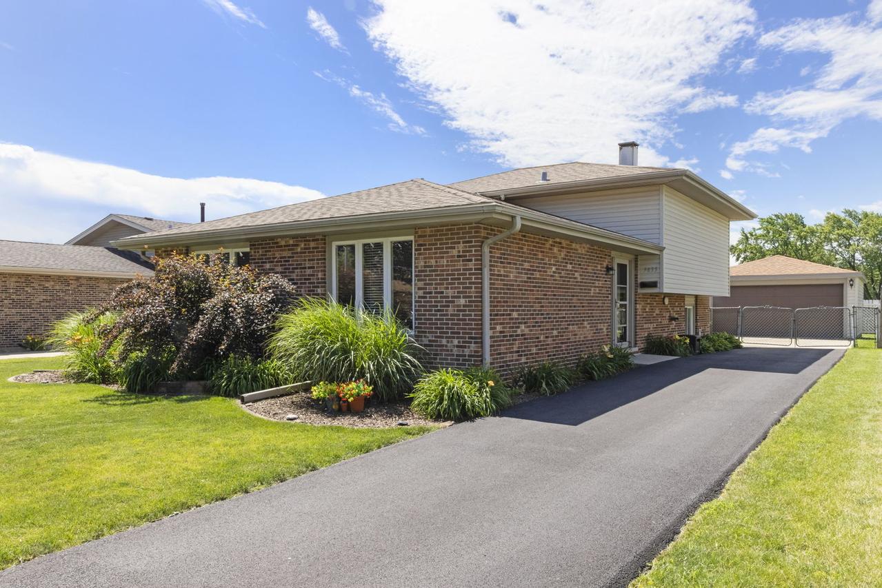 3835 W 121st Pl., Alsip, IL 60803