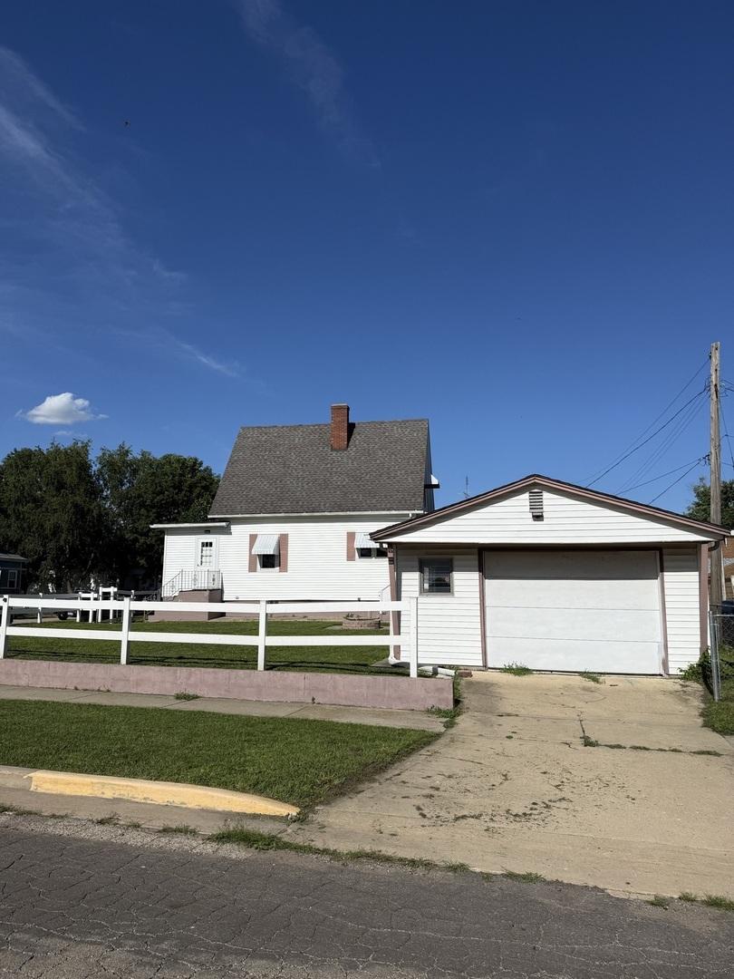 203 E 4th St., Depue, IL 61322