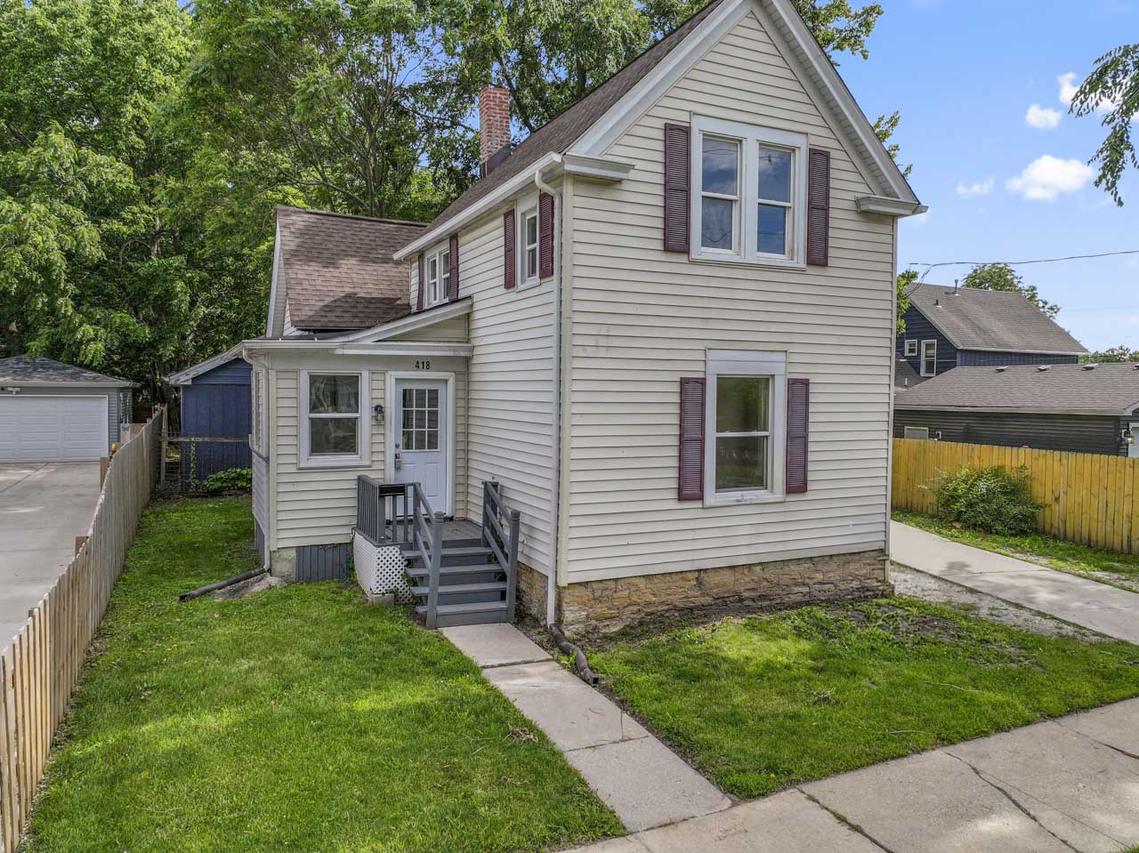 418 W Illinois Ave., Aurora, IL 60506