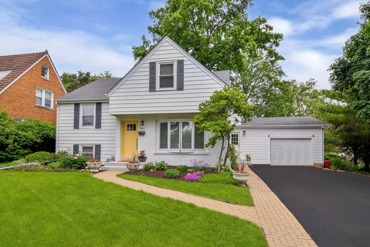 541 Park Row, Glen Ellyn, IL 60137