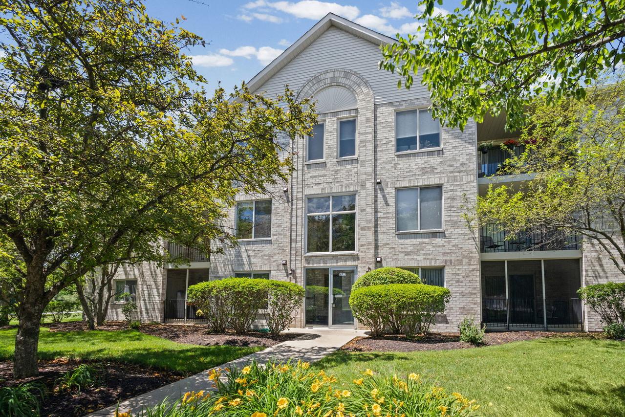 6855 Forestview Dr. #1D, Oak Forest, IL 60452