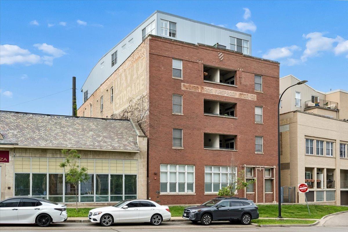1830 Ridge Ave. #103, Evanston, IL 60201