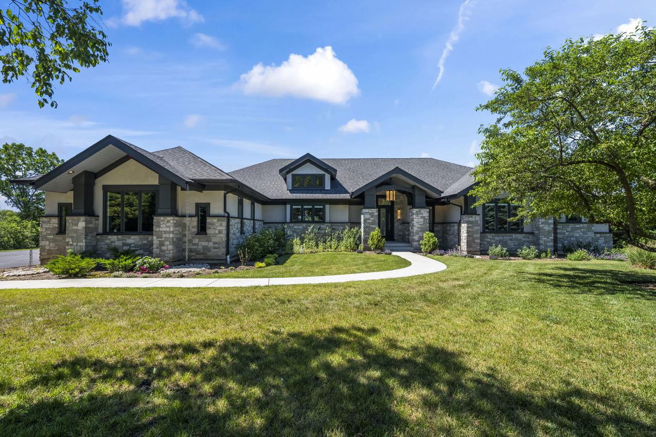26153 W Cuba Rd., Barrington, IL 60010
