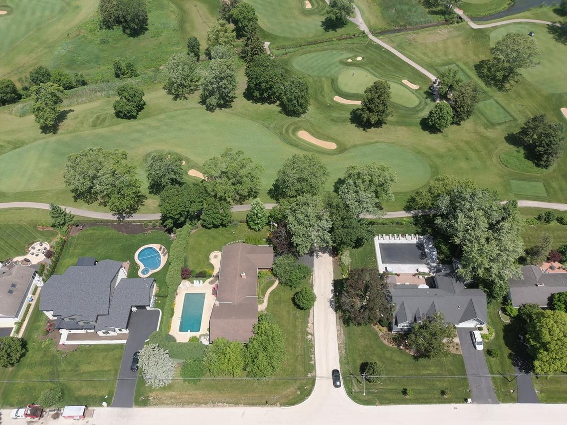 1500 W Blackhawk Dr., Mount Prospect, IL 60056