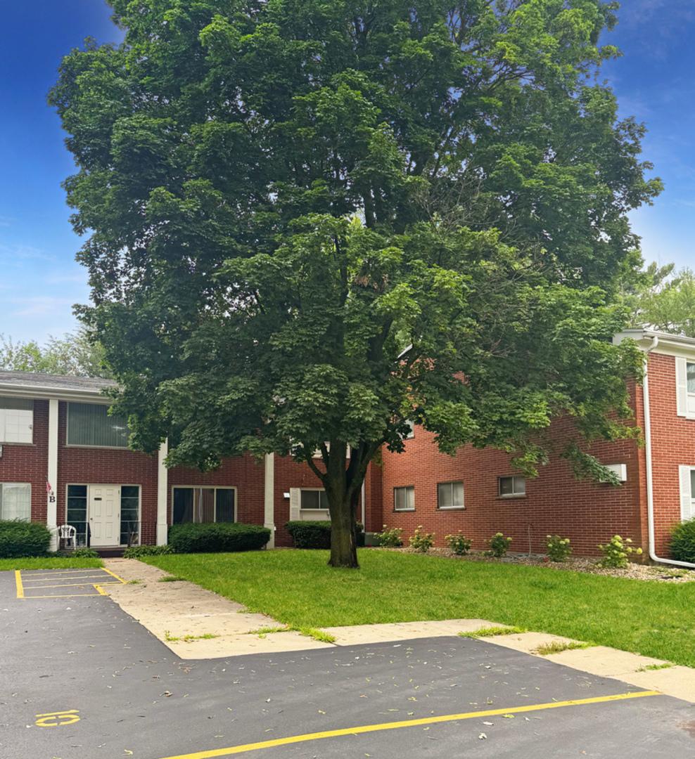 124 N Whistler Ave. #B8, Freeport, IL 61032