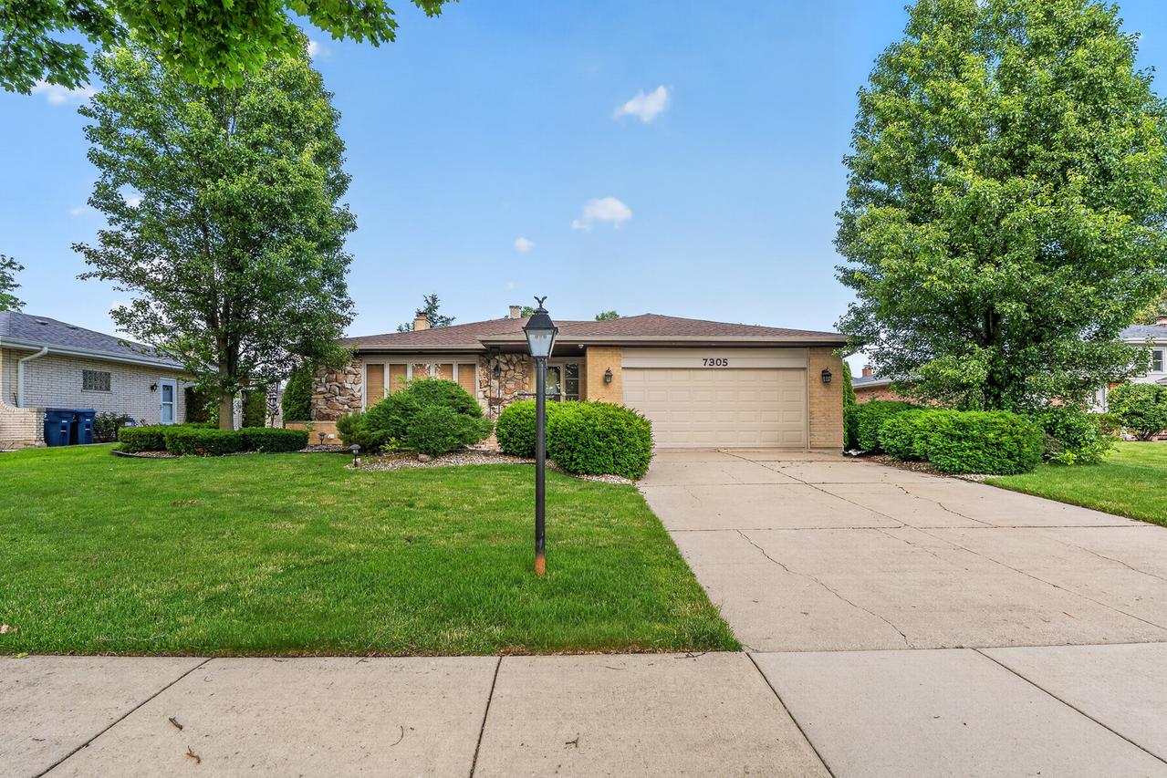 7305 Summit Rd., Darien, IL 60561