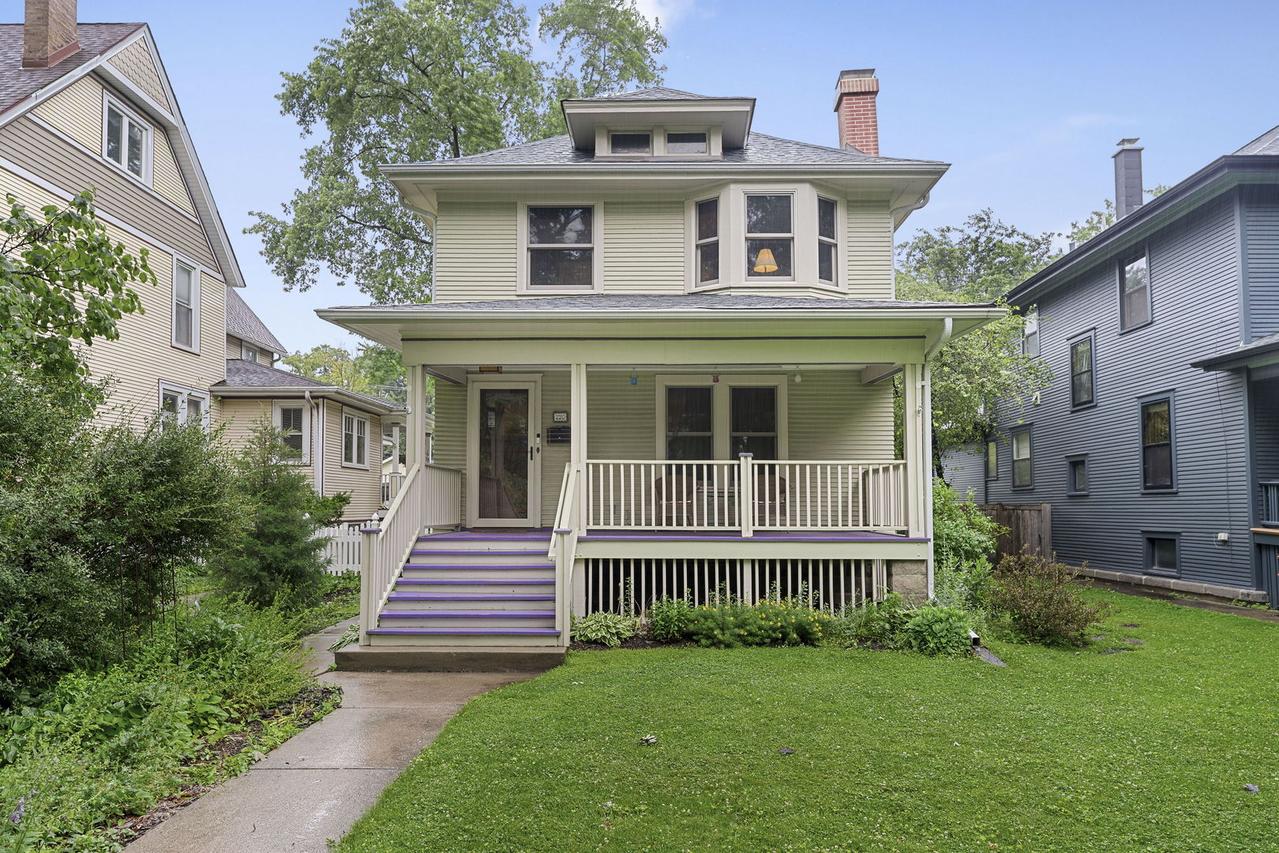220 S Harvey Ave., Oak Park, IL 60302