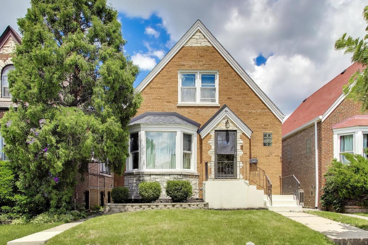 7028 W Melrose St., Chicago, IL 60634