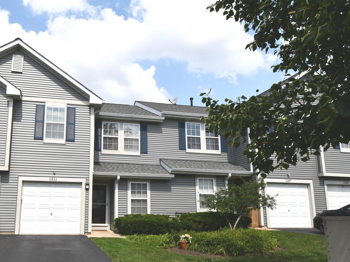 1211 Arapaho Ct., Naperville, IL 60540