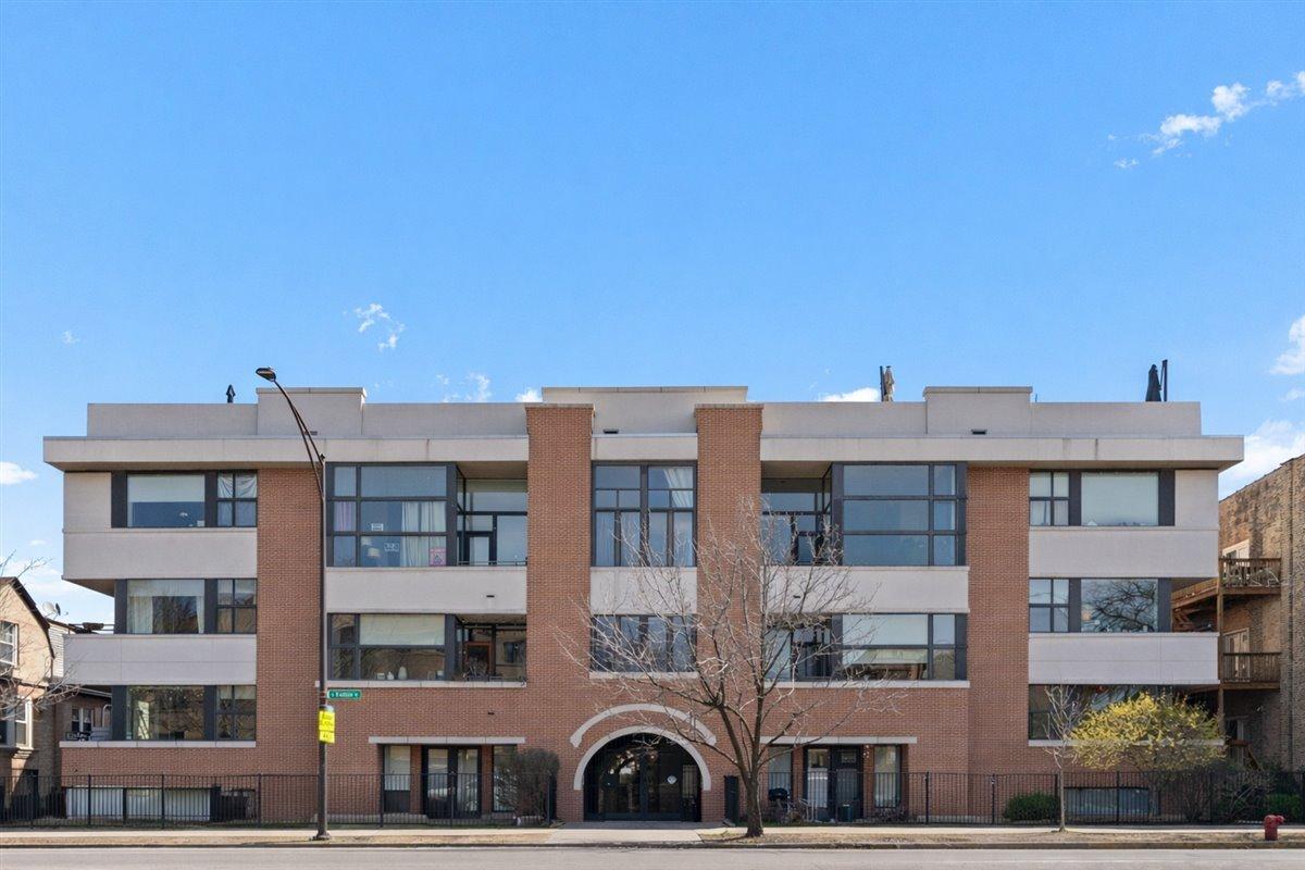 2065 N Kedzie Ave. #327, Chicago, IL 60647