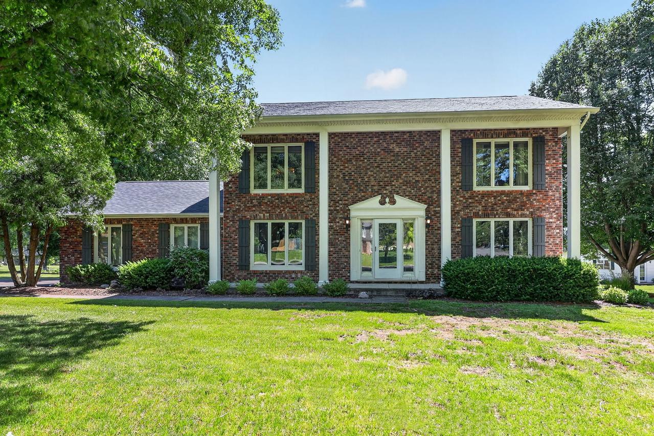 6N425 Foley Ln., St. Charles, IL 60175