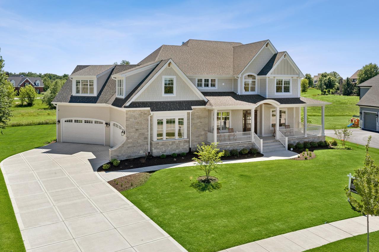 995 Redbud Ln., Sugar Grove, IL 60554