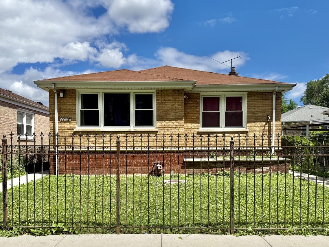 3842 W Argyle St., Chicago, IL 60625