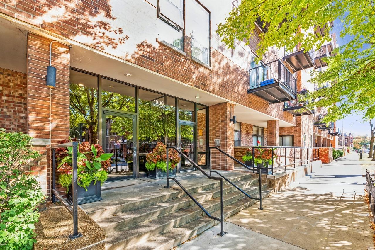 1000 E 53rd St. #302, Chicago, IL 60615