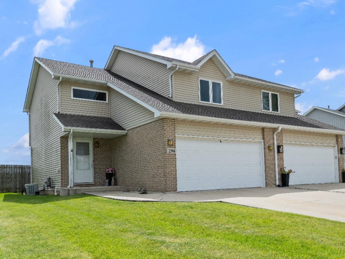 2394 Caton Crest Dr., Crest Hill, IL 60403
