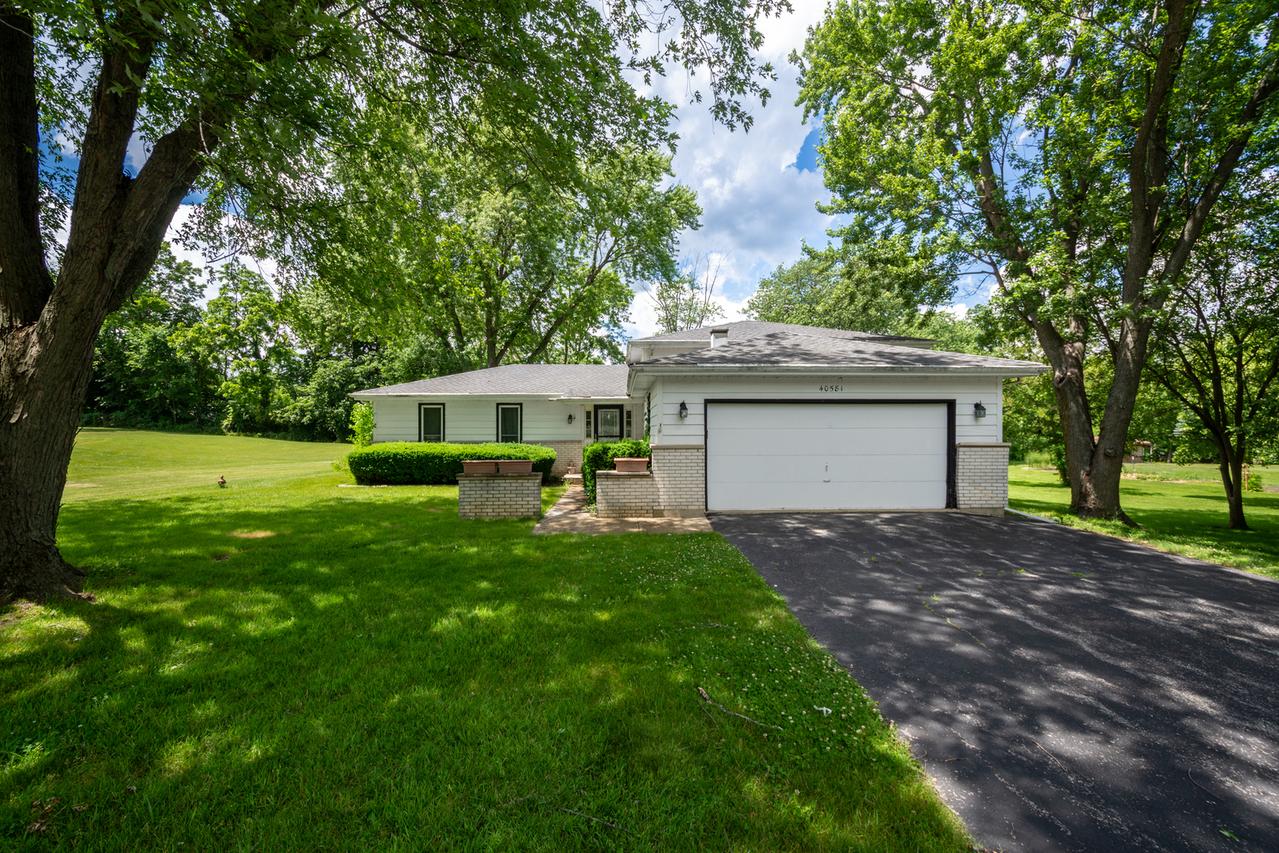 40581 N Sunset Dr., Antioch, IL 60002
