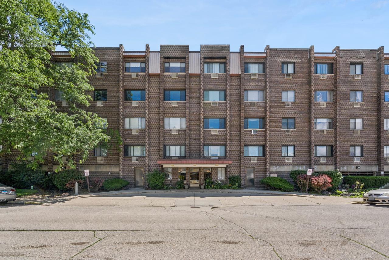 4623 N Chester Ave. #307, Chicago, IL 60656