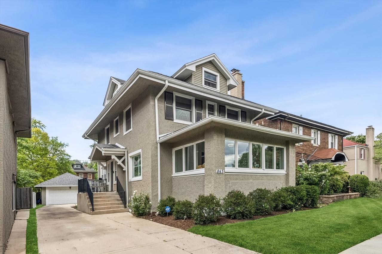 843 N East Ave., Oak Park, IL 60302