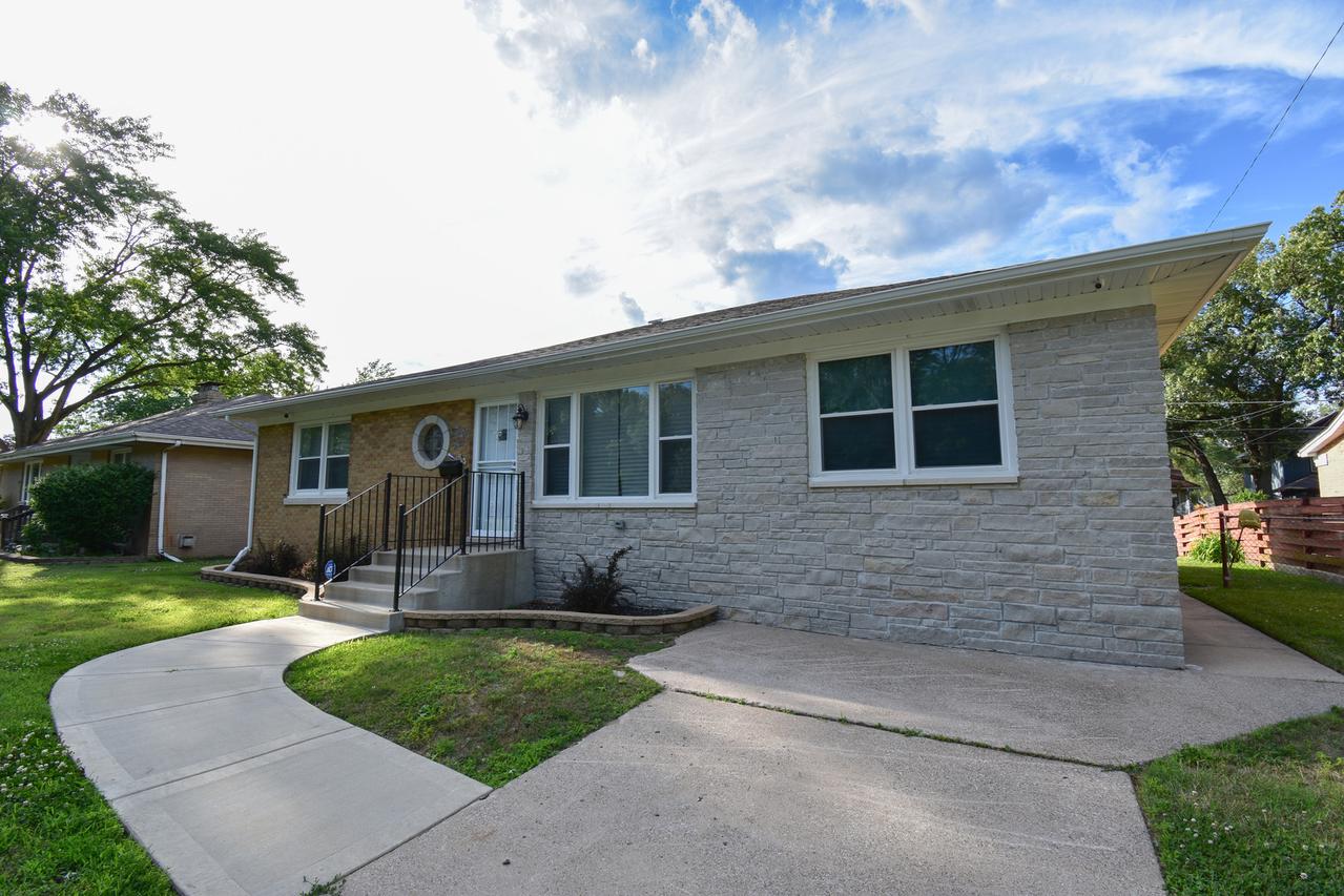 36 159th St., Calumet City, IL 60409