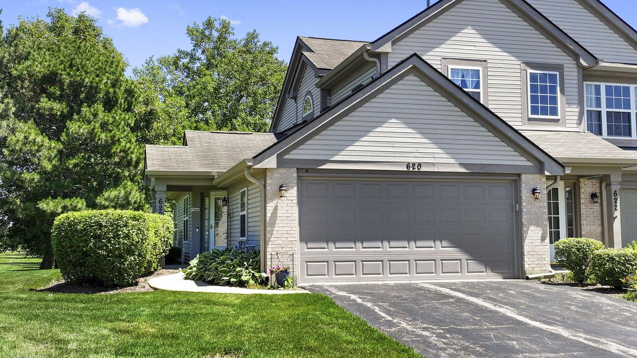 620 Chelsea Ct., Elgin, IL 60123