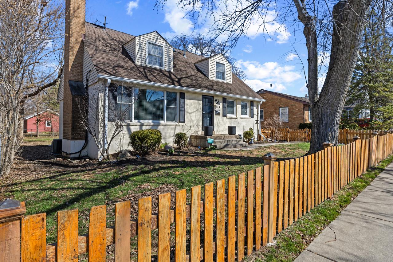 914 Central Ave., Deerfield, IL 60015