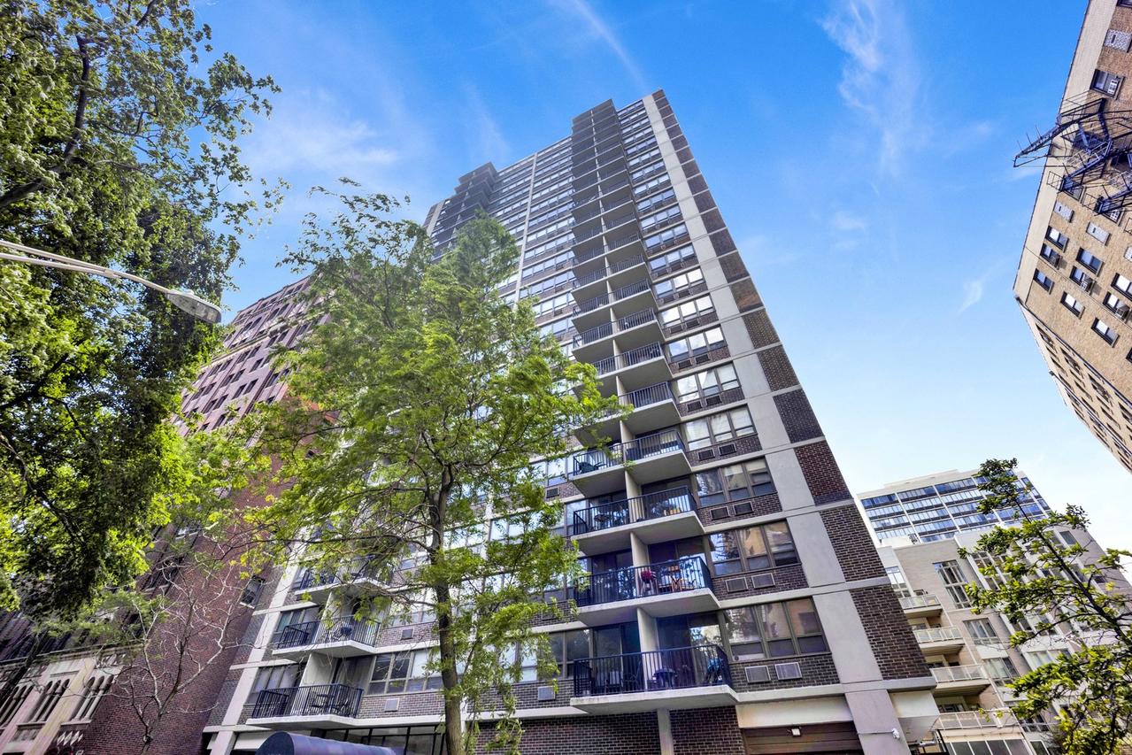 2740 N Pine Grove Ave. #9B, Chicago, IL 60614