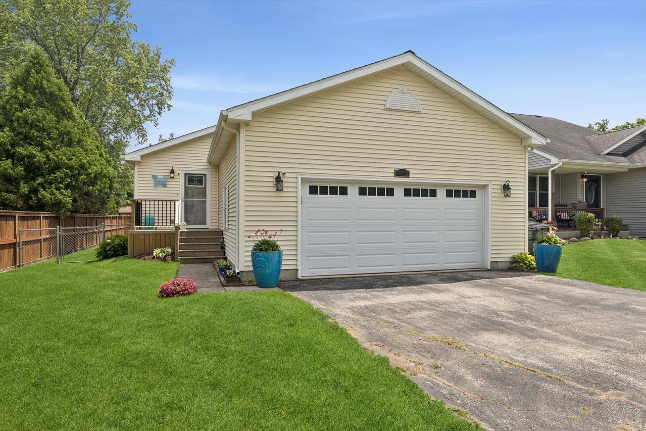 10116 Lund Ave., Algonquin, IL 60102