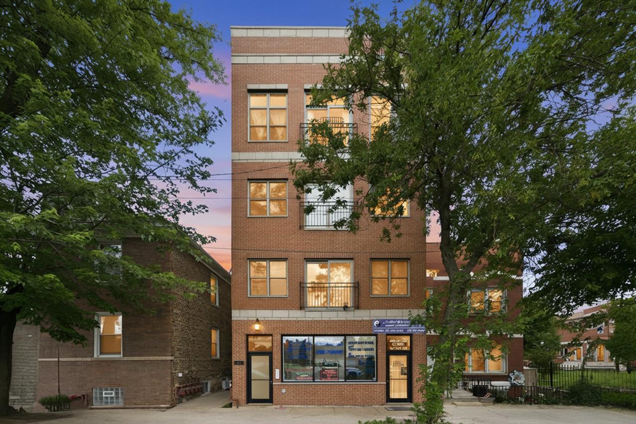 832 W 36th St. #4, Chicago, IL 60609