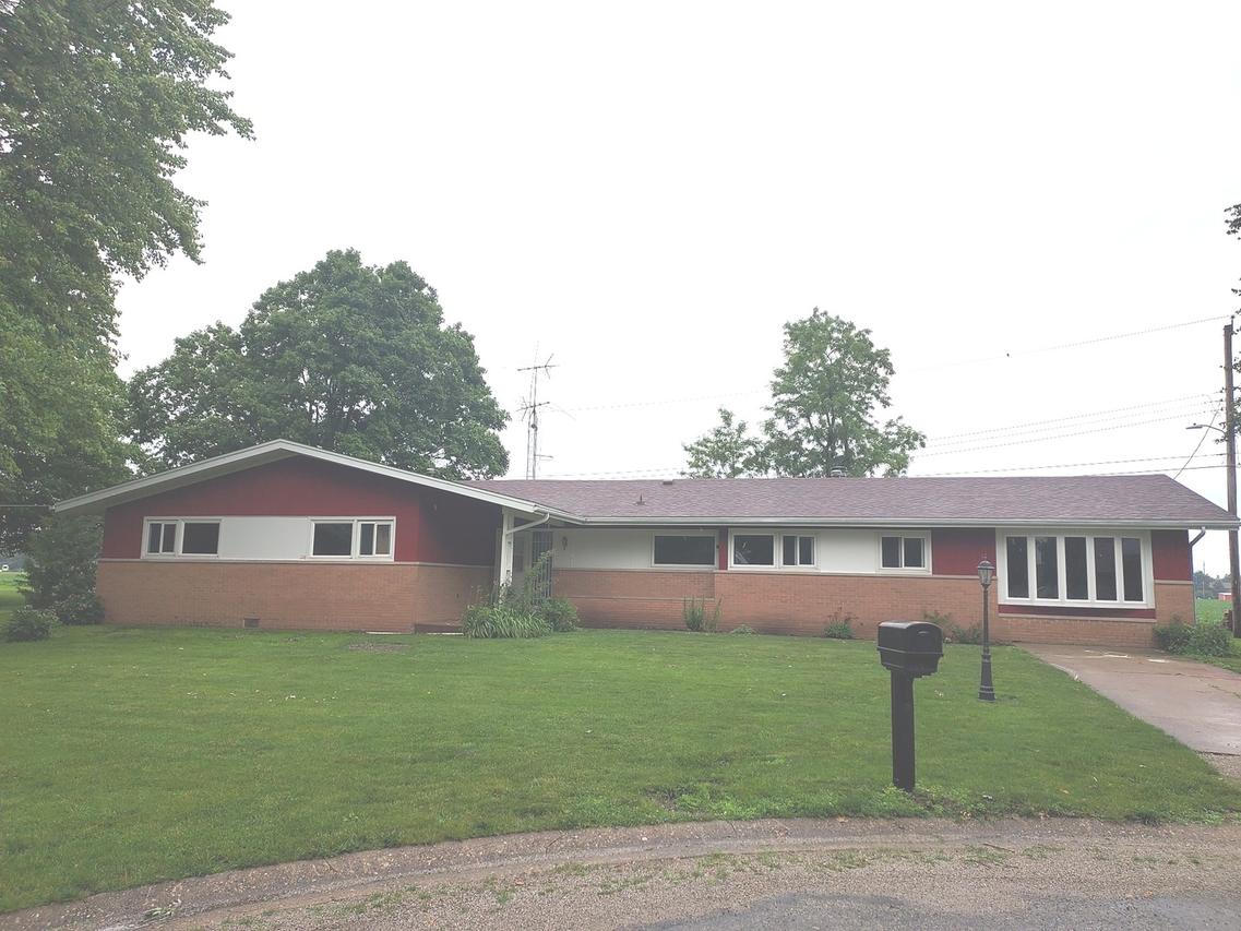 34 Walnut Cir., Tuscola, IL 61953