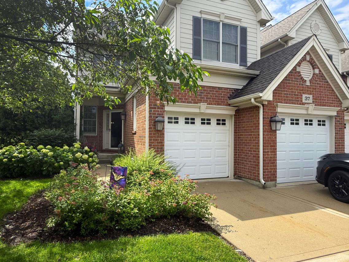 37 Red Tail Dr., Hawthorn Woods, IL 60047