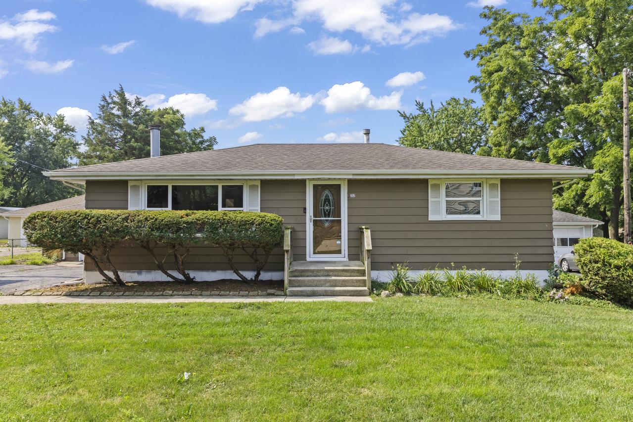 237 E North St., Lockport, IL 60441