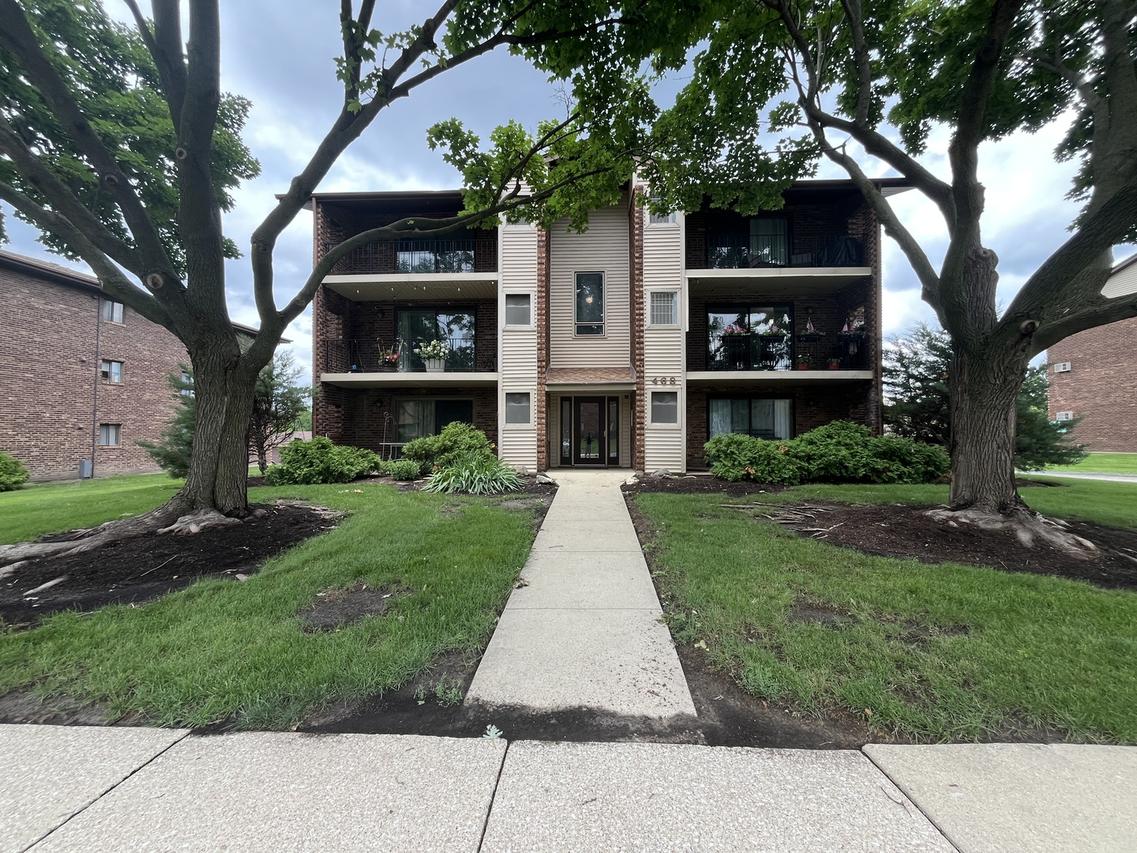 468 Valley Dr. #301, Naperville, IL 60563
