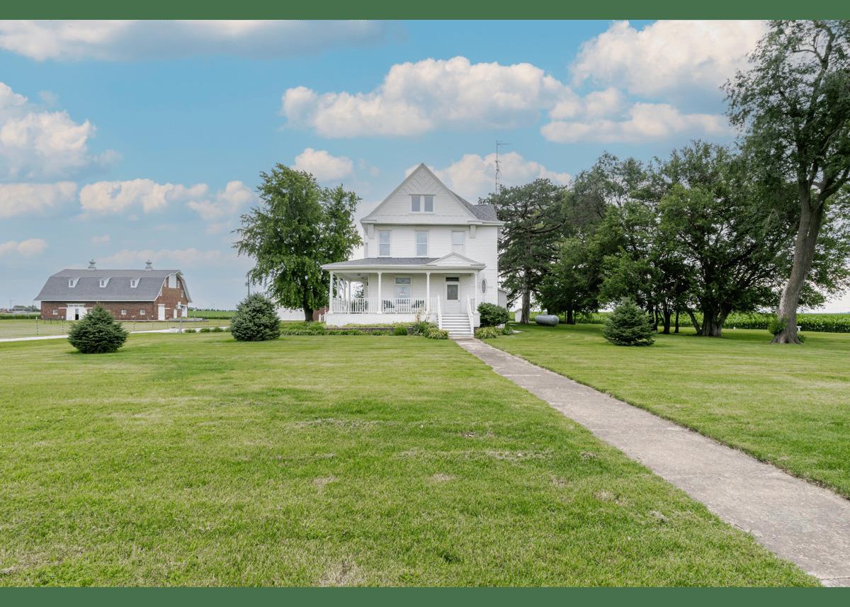 27231 E 3000 North Rd., Chenoa, IL 61726